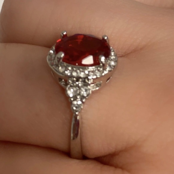 Elegant Ruby Ring - Picture 11 of 11
